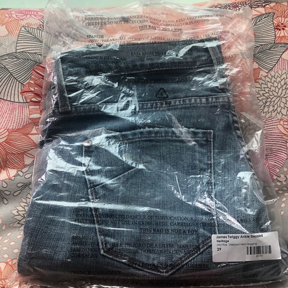 James Jeans size 29 NWT